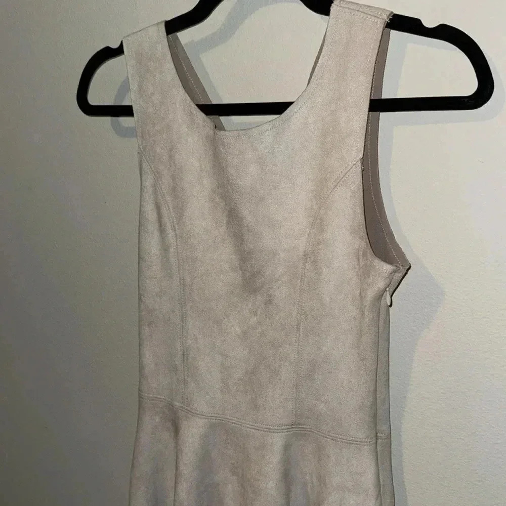 Francesca’s taupe suede like dress, NWT. XS. - Picture 2 of 9